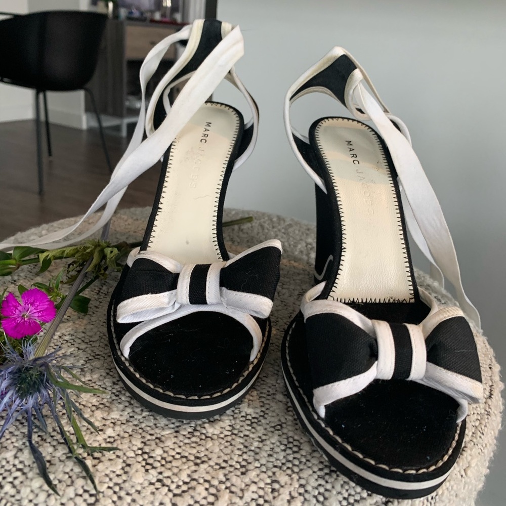 Fun Marc Jacob shoes w/laces to go around ankles.
